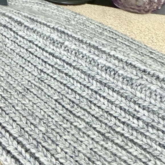 NWT The North Face Women’s Metallic Knit Pom Beanie Hat - Picture 11 of 13